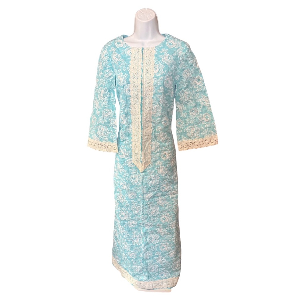 VINTAGE 1970s HANDMADE LOUNGEWEAR DRESS WITH LACE DETAILING